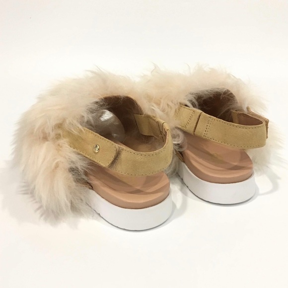 UGG PUNKI FURRY SANDALS -NATURAL FLUFFY SHEEPSKIN -BIG KIDS US 4 -NEW - Picture 4 of 9